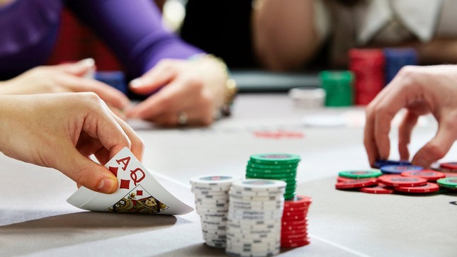 Yêu cầu cảnh sát xác minh thông tin trò chơi trá hình dưới bóng các giải đấu poker